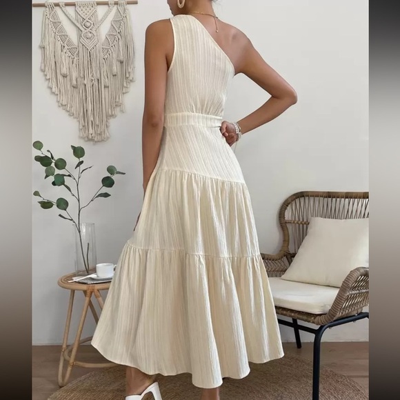 SHEIN Vaca Cream One-Shoulder Maxi Dress New w/ tag size 0XL Plus Size - Picture 2 of 8
